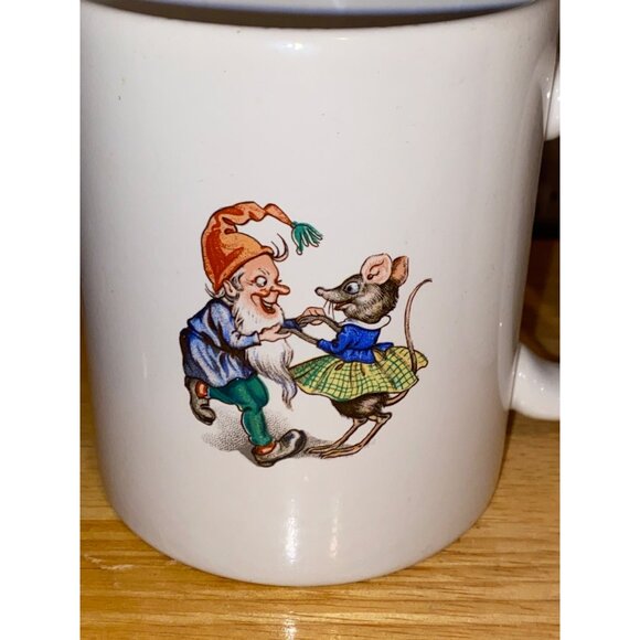 Vintage Ceramic Set of 2 Mugs with Whimsical Garden Gnome & Mouse Dancing Design - Picture 2 of 9